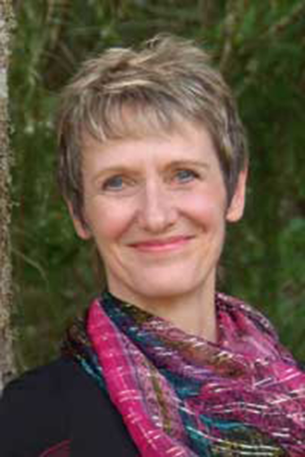 Author Lindy Maclaine